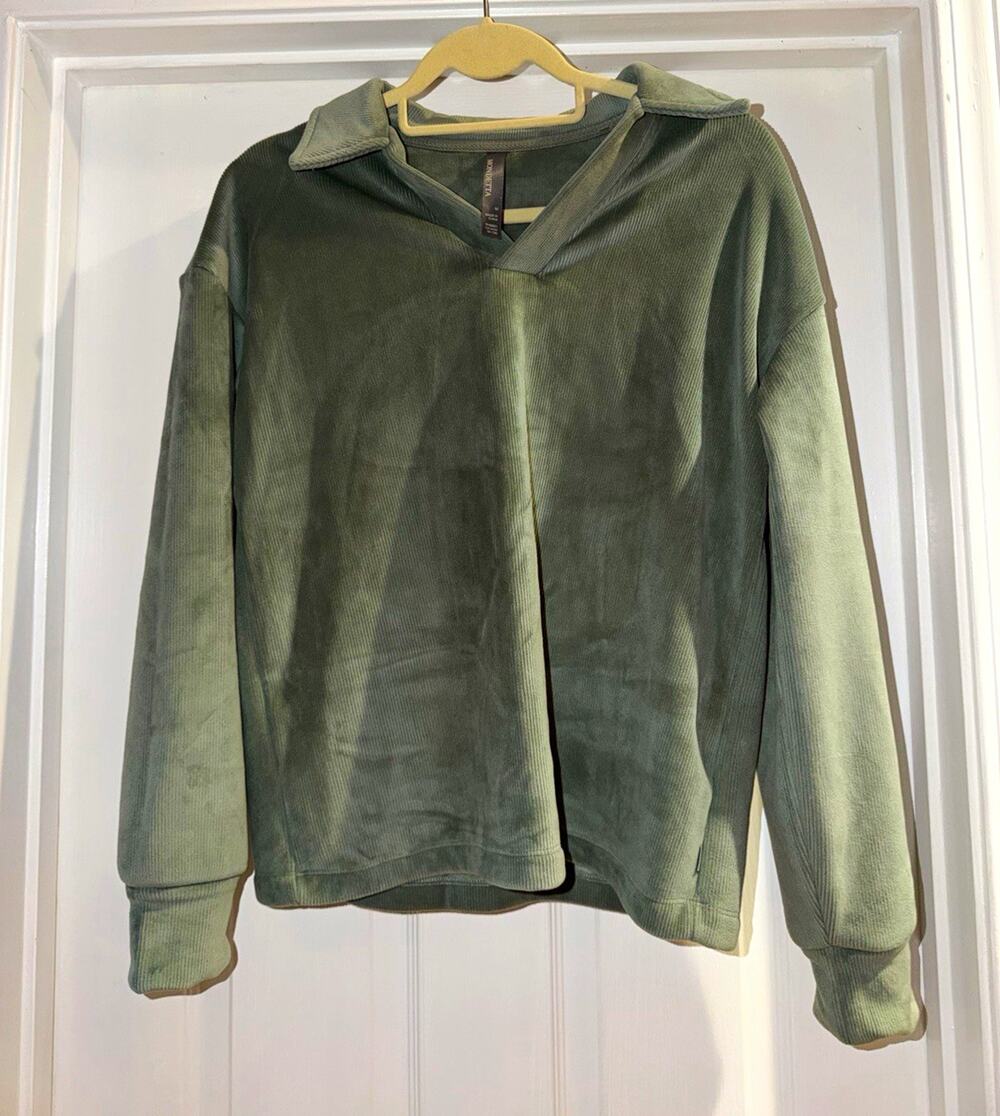 Mondetta Women's Green Velour Pullover Hoodie Relaxed Fit Long Sleeve Size M